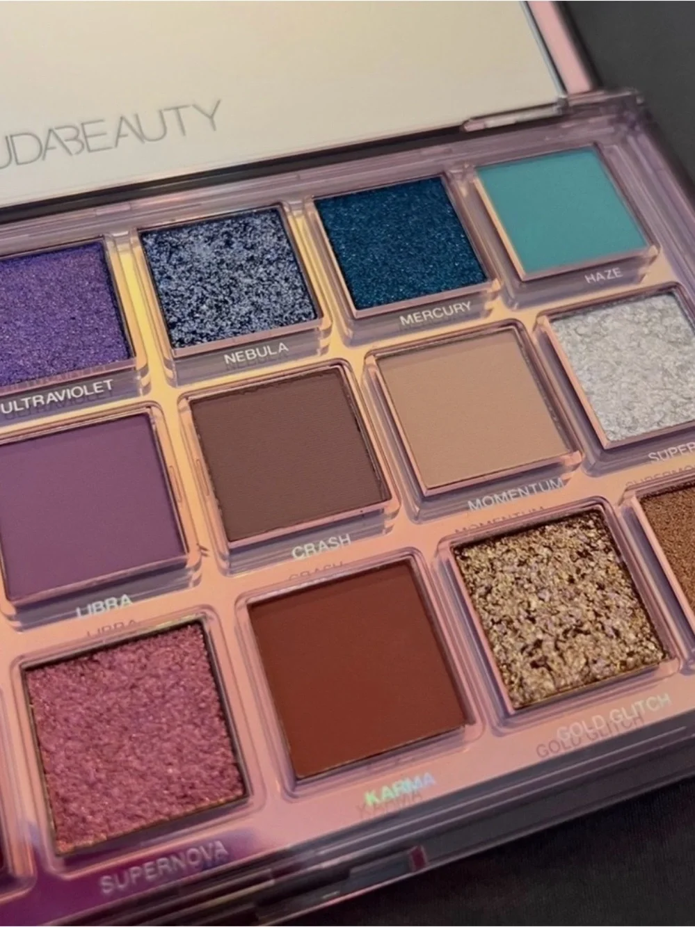 HUDA BEAUTY Mercury Retrograde Eyeshadow Palette